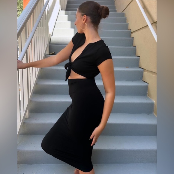 2 Piece Set Black Skirt Corp Top✨ - Picture 5 of 7